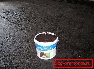Pracujemy z mastyksem na bazie bitumu