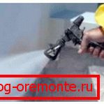 Izolację ciekłą nakłada się natryskując ją na powierzchnię. Izolację ciekłą nakłada się natryskując ją na powierzchnię.